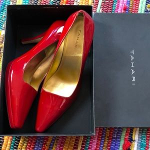 TAHARI pointed square toe patent crimson leather